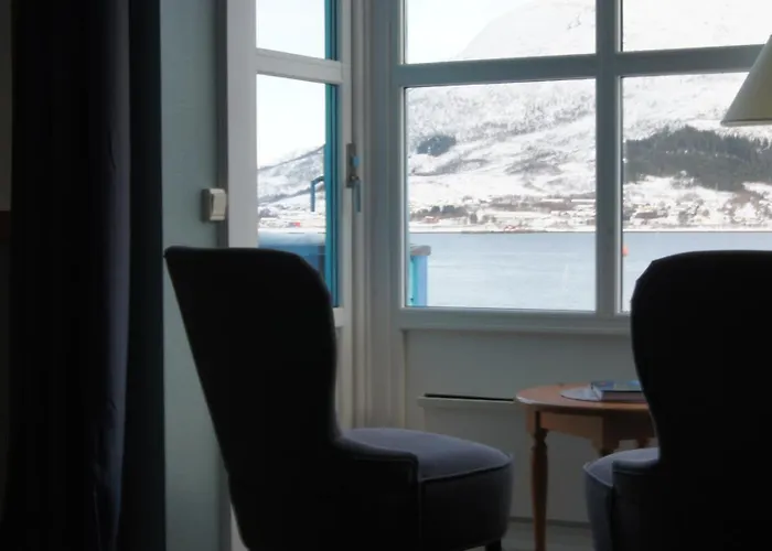Marina Hotel